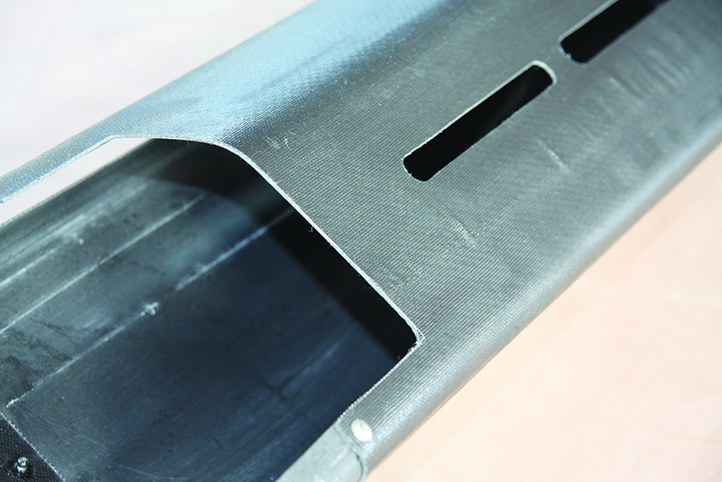 CFRT闆：玻纖(xian)增強熱塑性複合(he)材料在軌道交通(tōng)的應用