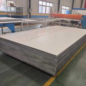 CFRT蒙皮增強(qiang)車廂闆複(fú)合闆